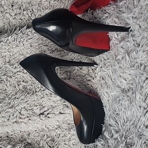 Beautiful Authentic Christian Louboutin Bianca Black Platform Heels
